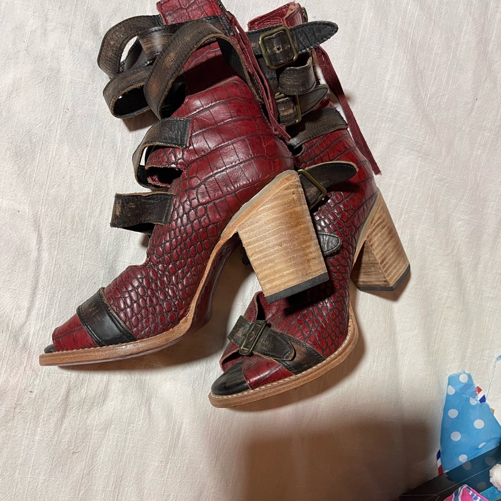 FREEBIRD by Steven Bond Red Crocodile Sandal Bootie - Size 8 - Limited Edition - Picture 7 of 13